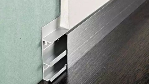 低预算旧房翻新｜一根木质踢脚线多长？南京业主必看的省钱安装攻略